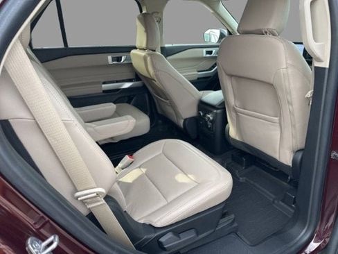 Certified 2022 Ford Explorer Limited w/ Equipment Group 301A image 9