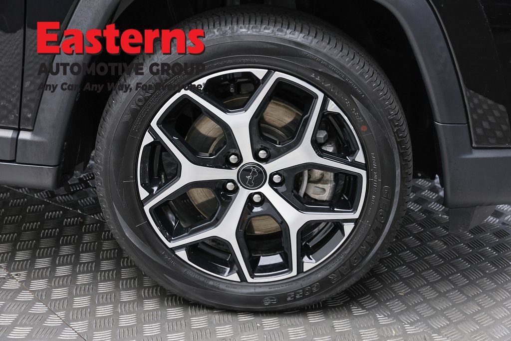 Used 2025 Jeep Compass Limited AWD/4WD image 31