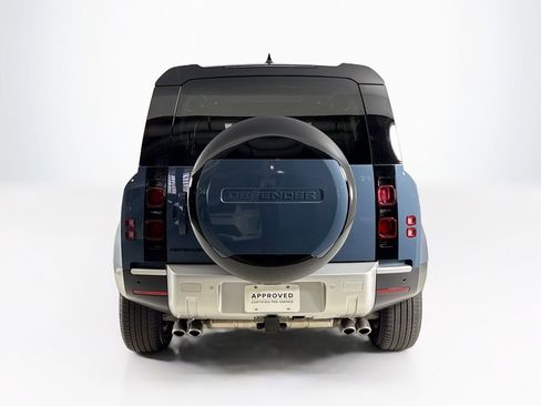 Used 2024 Land Rover Defender 110 SE AWD/4WD image 4