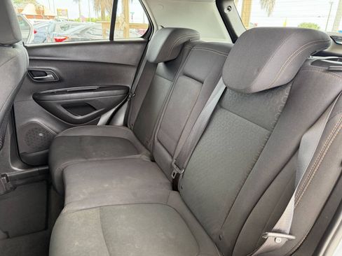 Used 2017 Chevrolet Trax LS FWD image 12