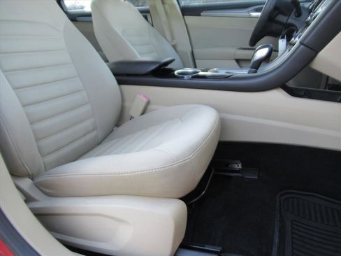 Used 2013 Ford Fusion SE image 10