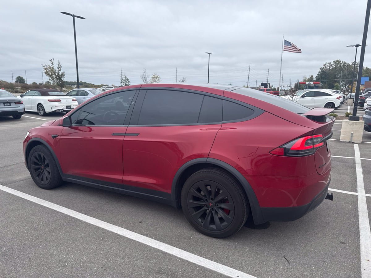 Used 2017 Tesla Model X 75D AWD/4WD image 2