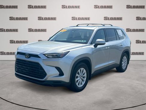 Used 2025 Toyota Grand Highlander FWD image 1
