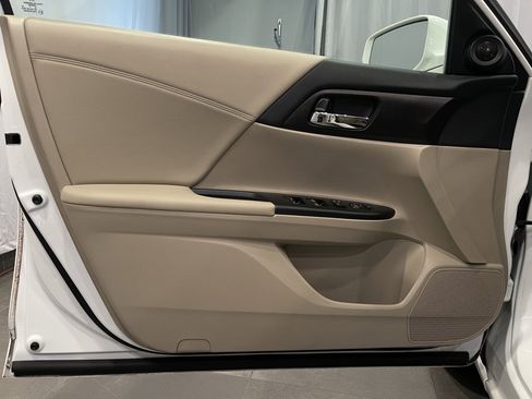 Used 2013 Honda Accord EX image 11