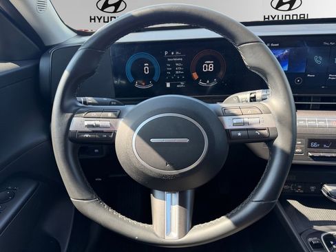 Certified 2025 Hyundai Kona SEL AWD/4WD image 12