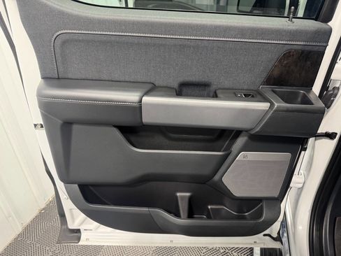 Used 2021 Ford F150 Lariat w/ Equipment Group 502A High image 17