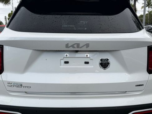 Certified 2023 Kia Sorento EX AWD/4WD image 13