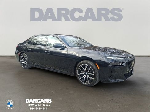 Used 2025 BMW 760i xDrive w/ Executive Package image 1