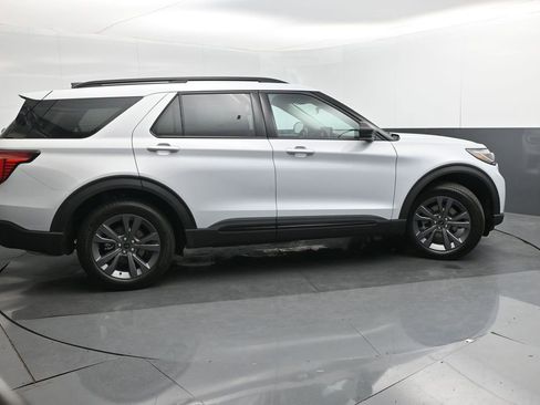 New 2026 Ford Explorer Active AWD/4WD image 7