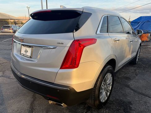Used 2017 Cadillac XT5 Luxury w/ Driver Awareness Package image 5