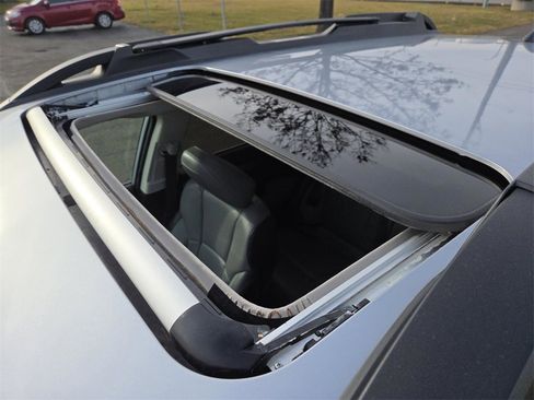 Used 2022 Subaru Outback Limited image 3