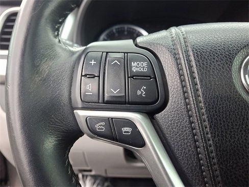 Used 2014 Toyota Highlander XLE image 20