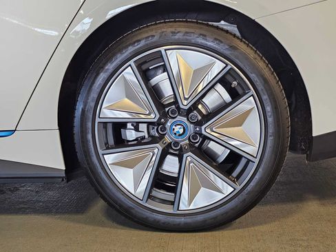 Used 2023 BMW i4 eDrive35 RWD image 8