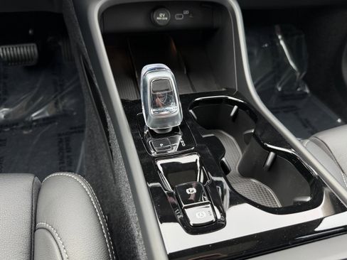 New 2026 Volvo XC40 B4 Plus image 13