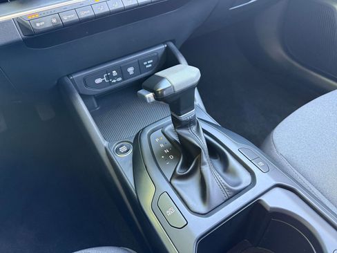 Used 2025 Kia K4 LXS image 43