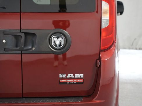 Used 2018 RAM ProMaster City Tradesman SLT w/ Lights & Wheels Group image 10