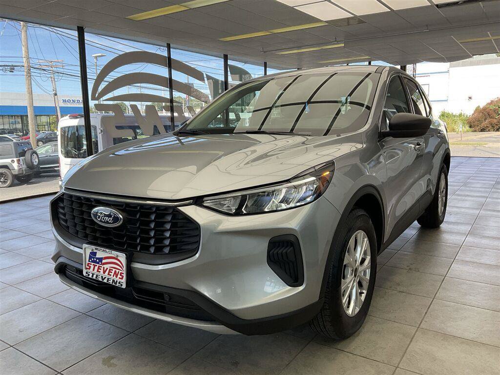 Used 2023 Ford Escape Active AWD/4WD image 3