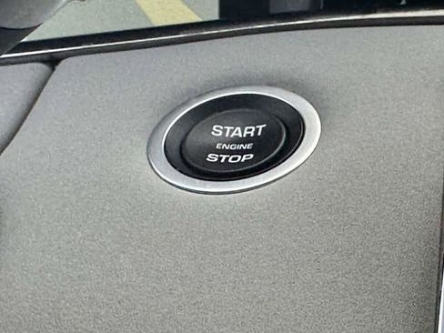 Used 2020 Land Rover Range Rover Evoque First Edition image 11