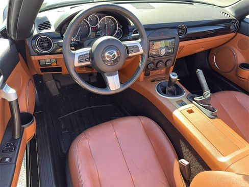 Used 2007 MAZDA MX-5 Miata Grand Touring w/ Premium Pkg image 12