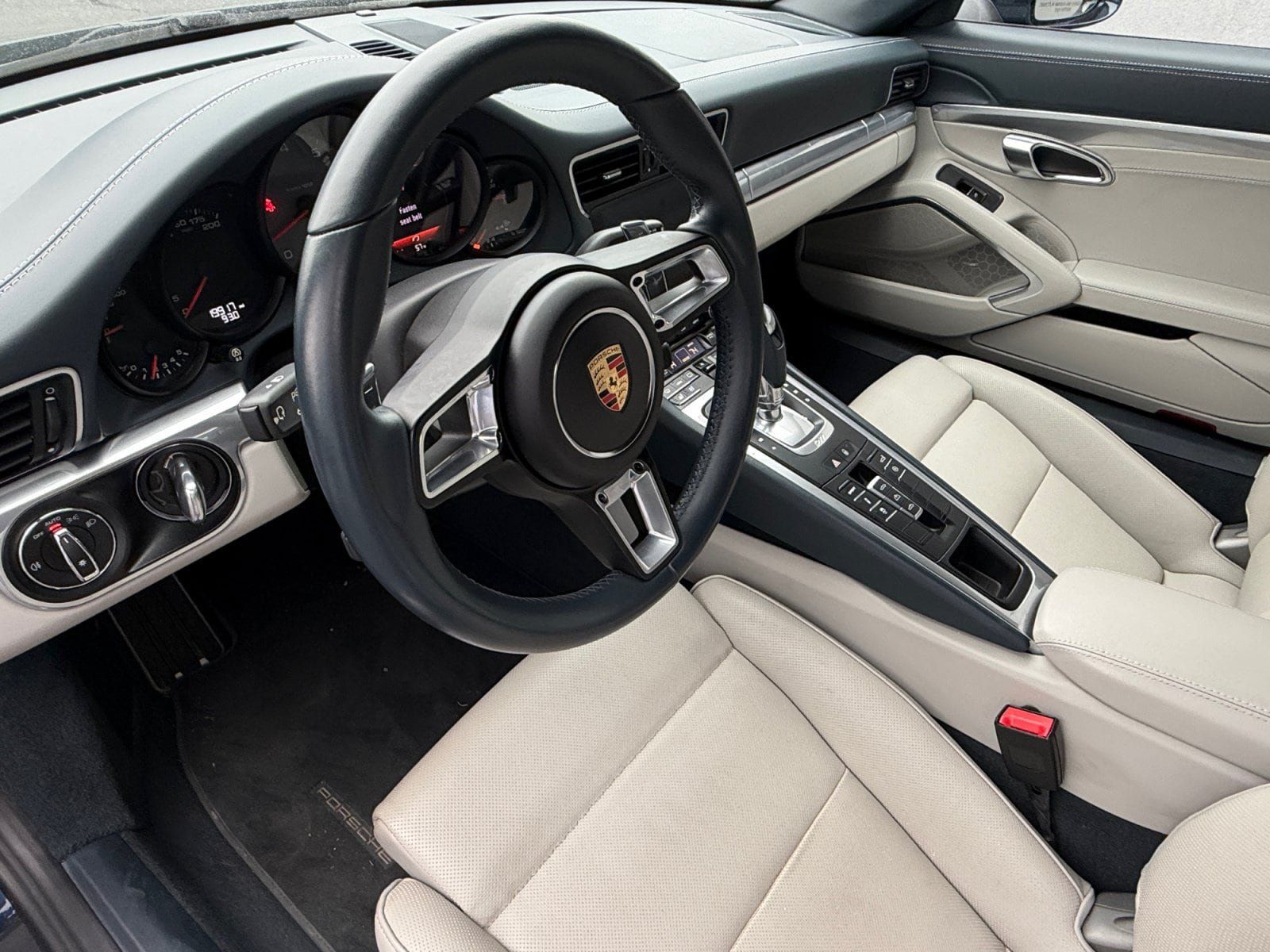 Used 2019 Porsche 911 Carrera 4S AWD/4WD image 4