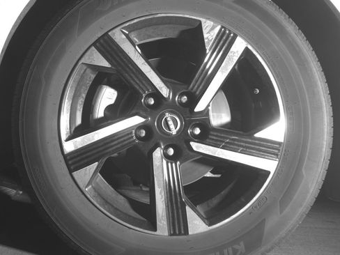 Used 2025 Nissan Sentra SV FWD image 12