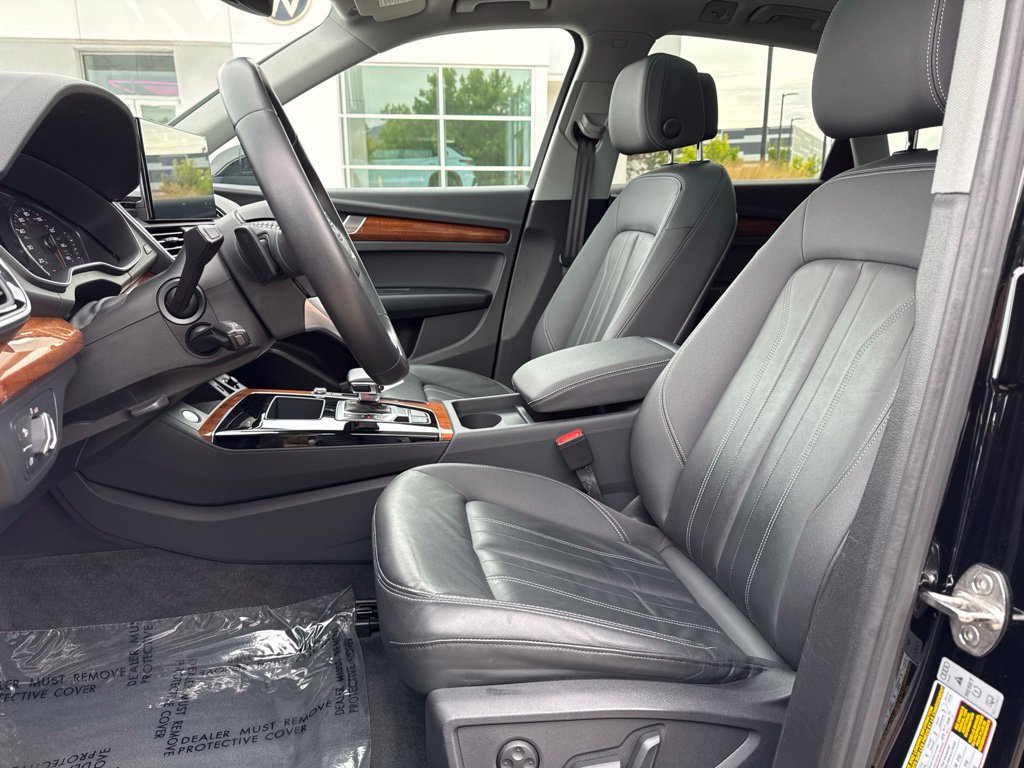 Used 2023 Audi Q5 2.0T Premium w/ Convenience Package AWD/4WD image 9