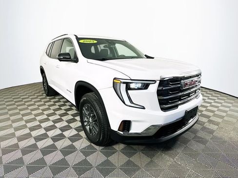 Used 2025 GMC Acadia Elevation image 3