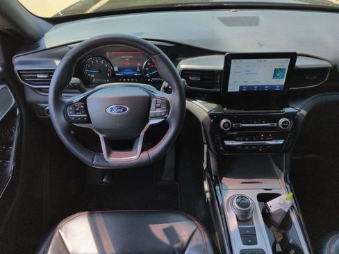 Certified 2022 Ford Explorer ST-Line w/ Class IV Trailer Tow Package image 19