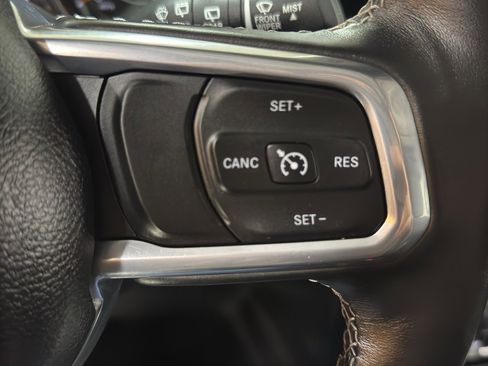 Used 2022 Jeep Wrangler Unlimited Sahara w/ Cold Weather Group image 25