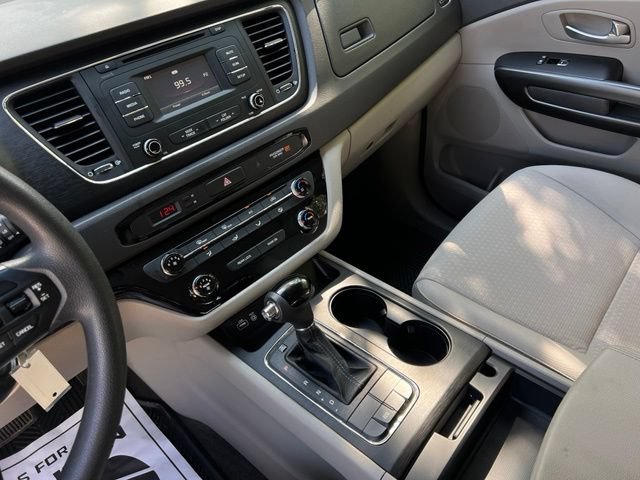 Used 2016 Kia Sedona L FWD image 33
