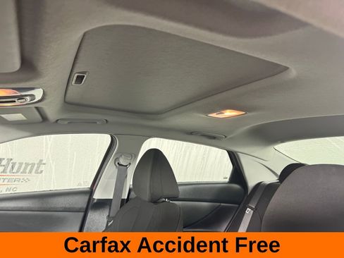 Used 2025 Hyundai Elantra SEL image 3