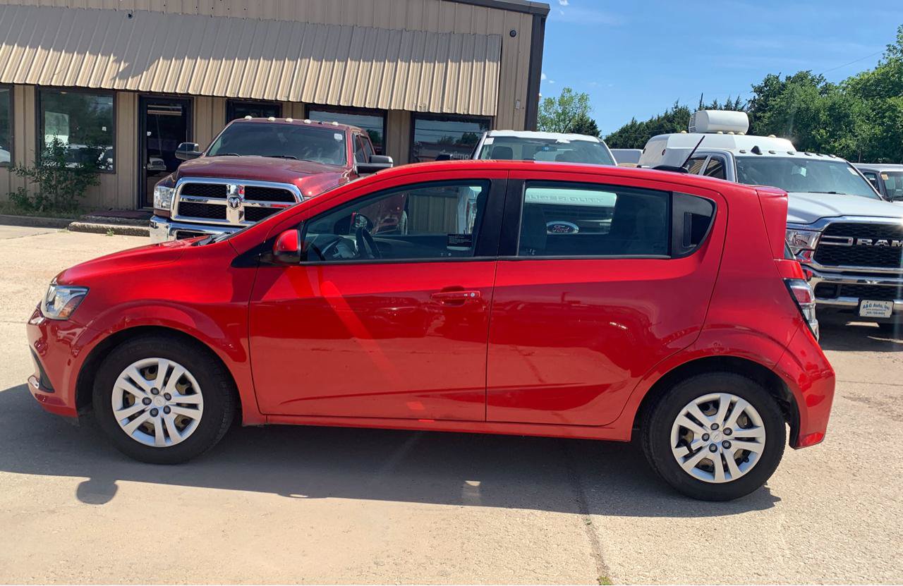 Used 2020 Chevrolet Sonic LT FWD image 4