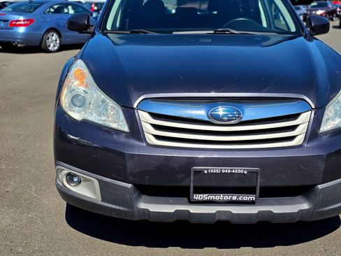 Used 2011 Subaru Outback 2.5i Premium AWD/4WD image 2