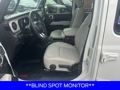 Used 2021 Jeep Wrangler Unlimited Sahara AWD/4WD image 9