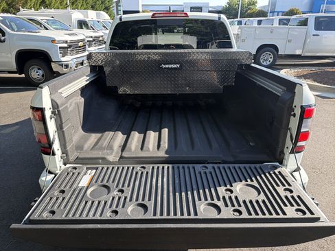 Used 2025 Nissan Frontier SV w/ SV Convenience Package RWD image 30