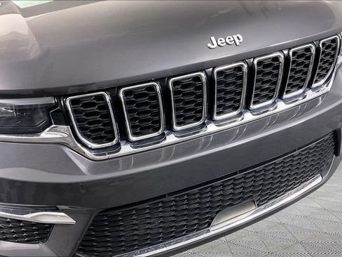 Used 2023 Jeep Grand Cherokee Limited AWD/4WD image 30