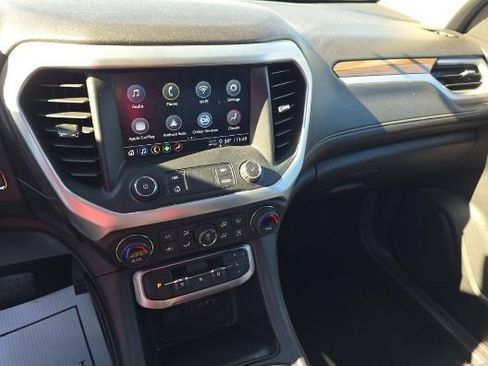 Used 2022 GMC Acadia SLE w/ Driver Convenience Package image 7