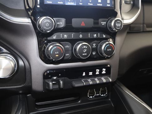 Used 2022 RAM 2500 Laramie AWD/4WD image 32