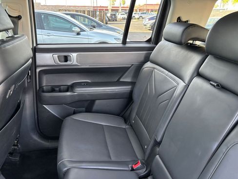 Used 2025 Hyundai Santa Fe SEL FWD image 42
