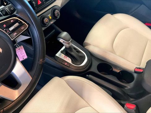 Used 2022 Kia Forte LXS w/ LXS Technology Package FWD image 15