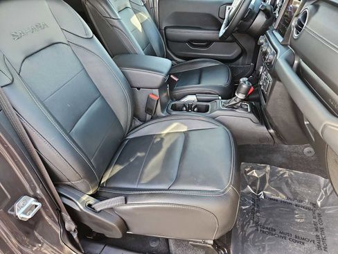Used 2021 Jeep Wrangler Unlimited Sahara w/ Cold Weather Group image 20