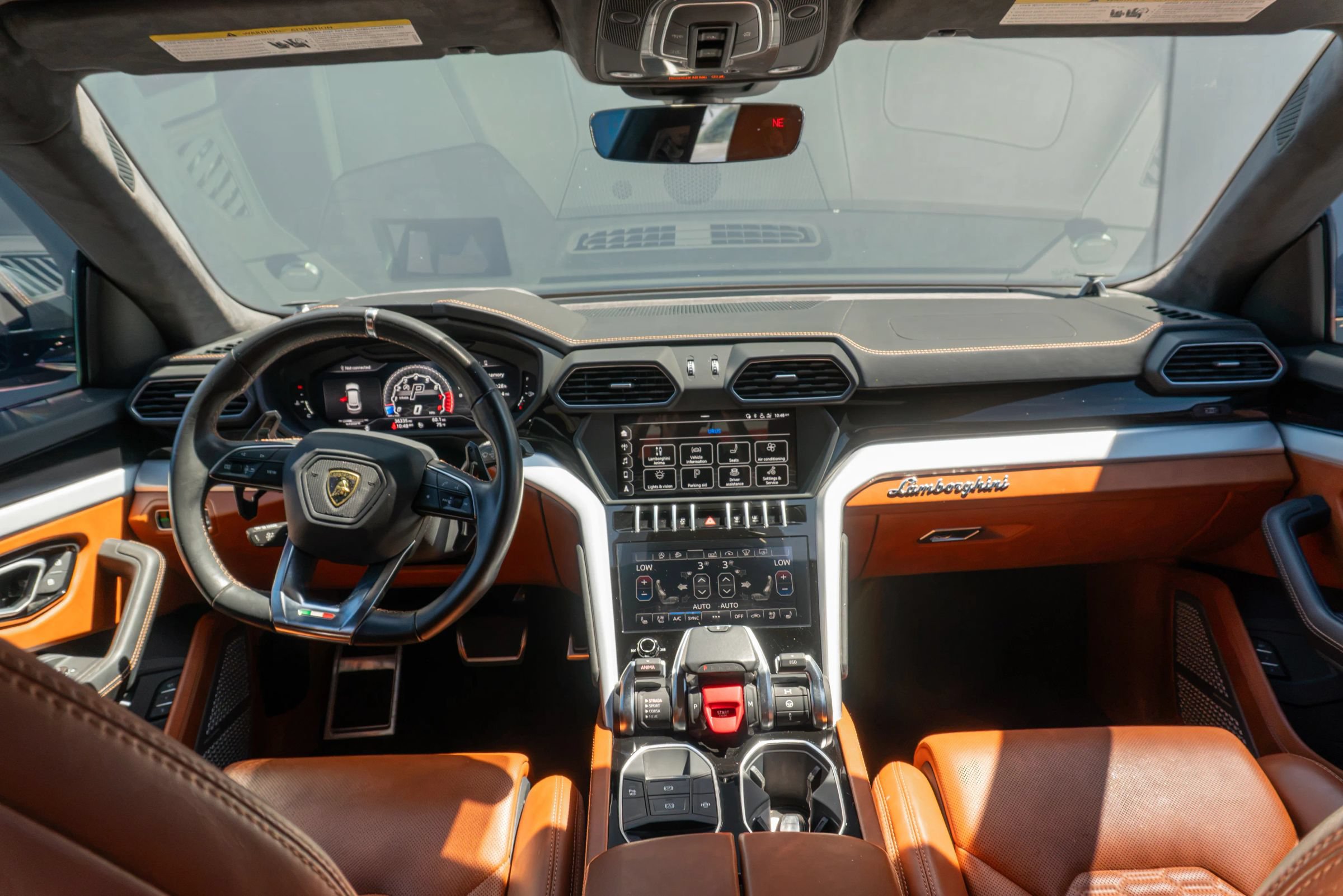 Used 2019 Lamborghini Urus AWD/4WD image 16
