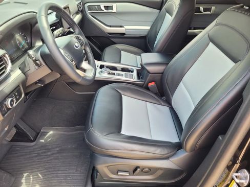 Used 2024 Ford Explorer XLT w/ Equipment Group 202A image 10