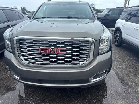 Used 2018 GMC Yukon Denali AWD/4WD image 9