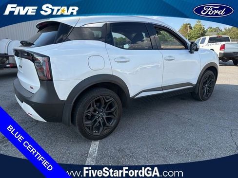 Used 2025 Nissan Kicks SR FWD image 3