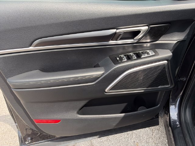 Used 2025 Kia Telluride S AWD/4WD image 10