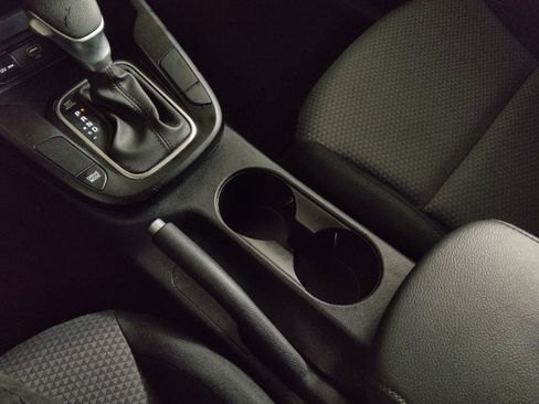 Used 2025 Kia Soul LX w/ LX Technology Package image 26