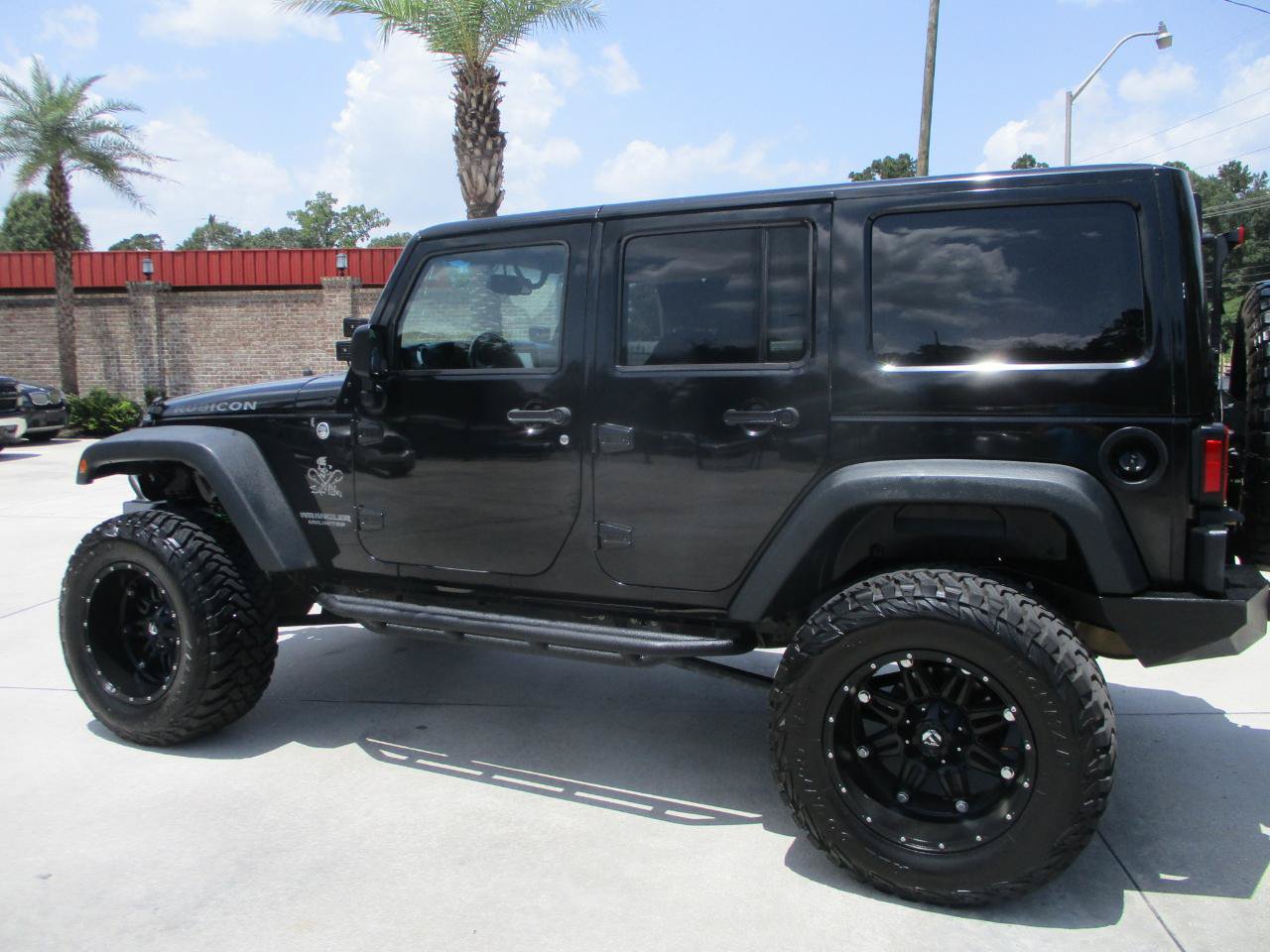 Used 2014 Jeep Wrangler Unlimited Rubicon w/ Max Tow Package AWD/4WD image 13