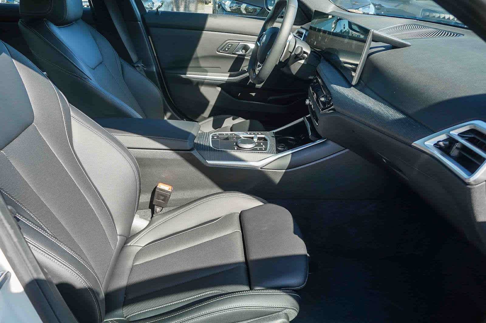 Used 2026 BMW 330i Sedan w/ Convenience Package RWD image 19