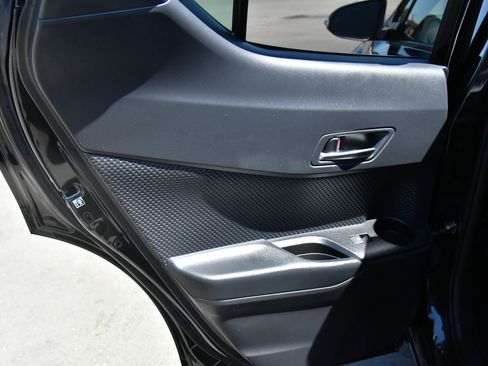 Used 2019 Toyota C-HR LE image 31